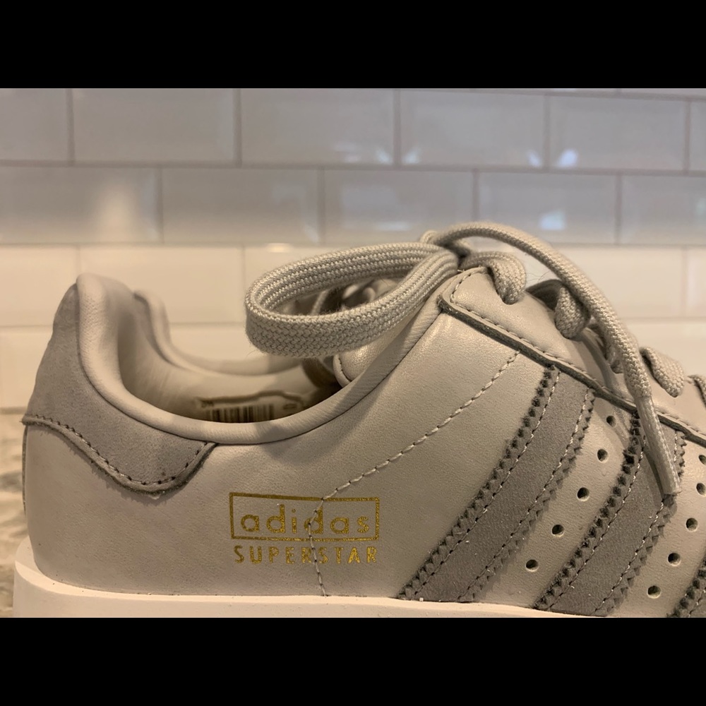 Adidas Sneakers